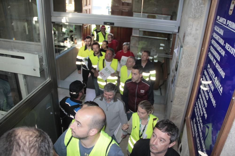 Pleno bronco en Poio por las protestas de los trabajadores de Ence