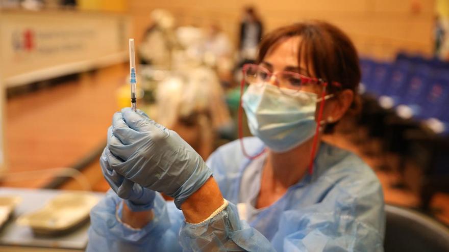 Andalucía abre este lunes la autocita para vacunar con la tercera dosis a mayores de 40 años
