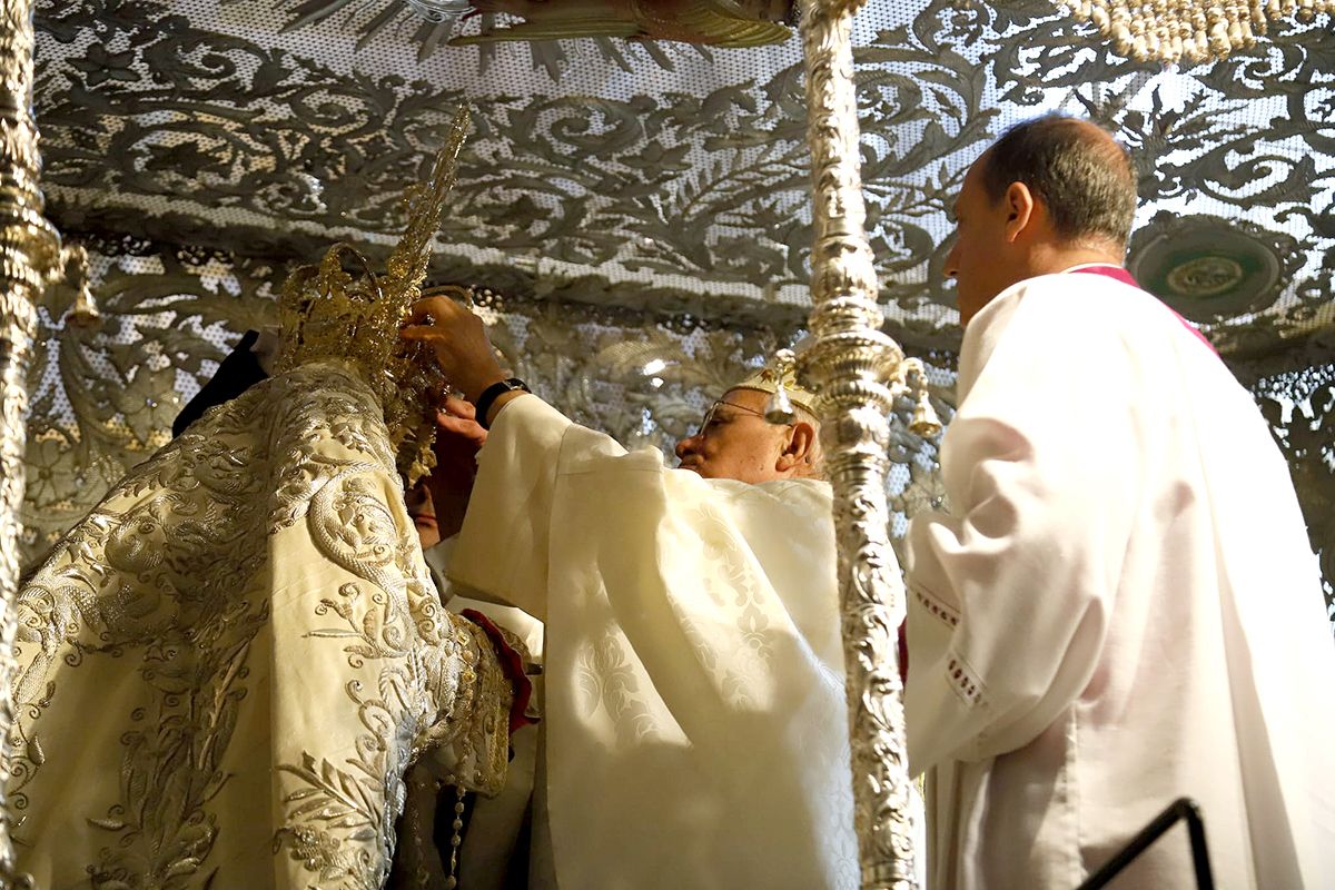 Imágenes de la coronación canónica de la Virgen de la Paz