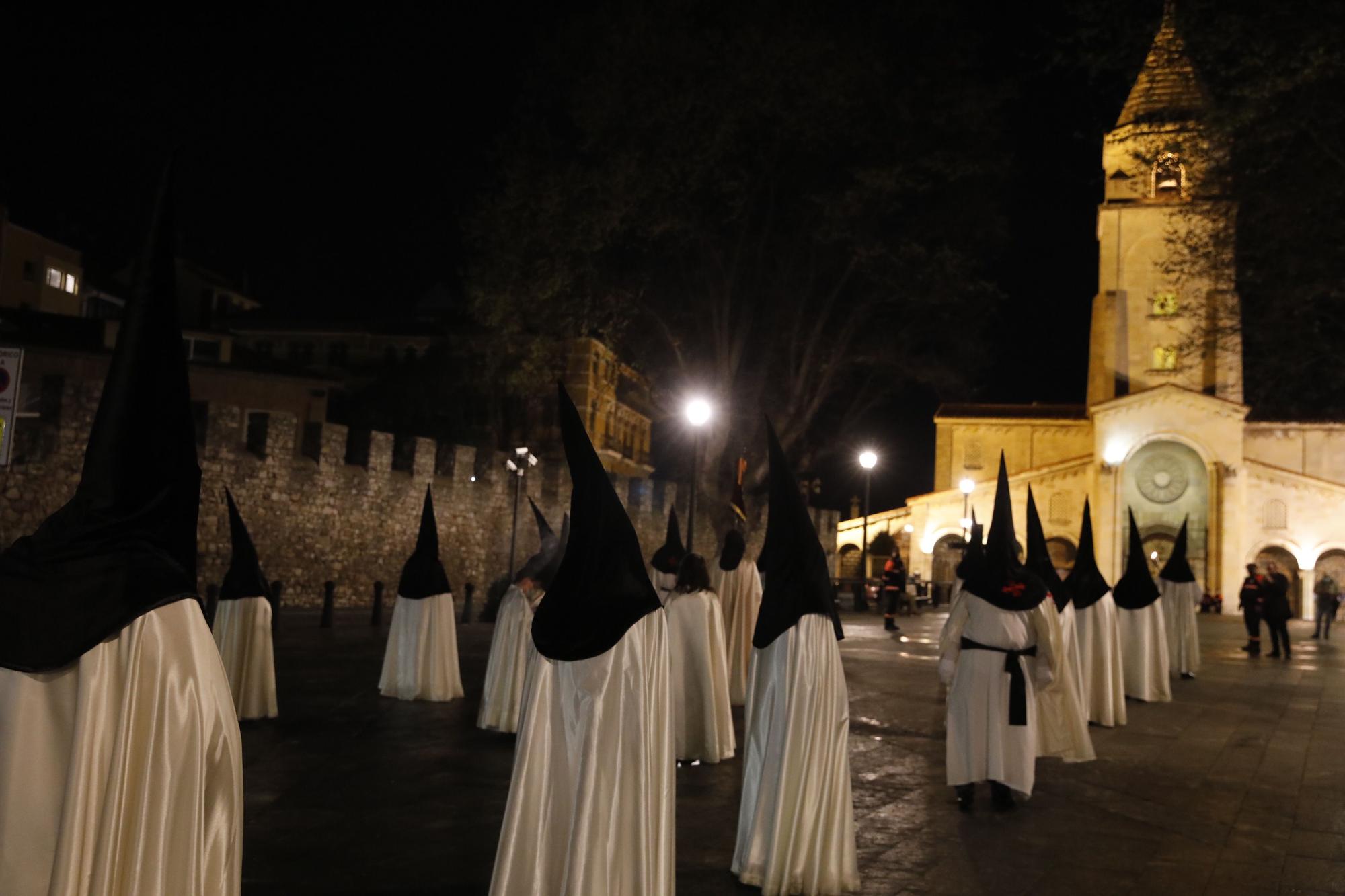 En imágenes: Procesión de Martes Santo en Gijón