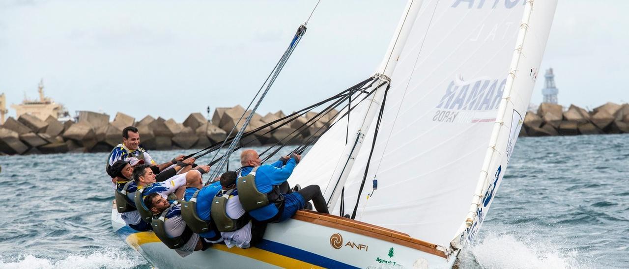 Doble jornada de Vela Latina con el regreso del público a la bahía