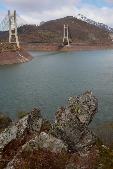 Así está el pantano de Barrios de Luna