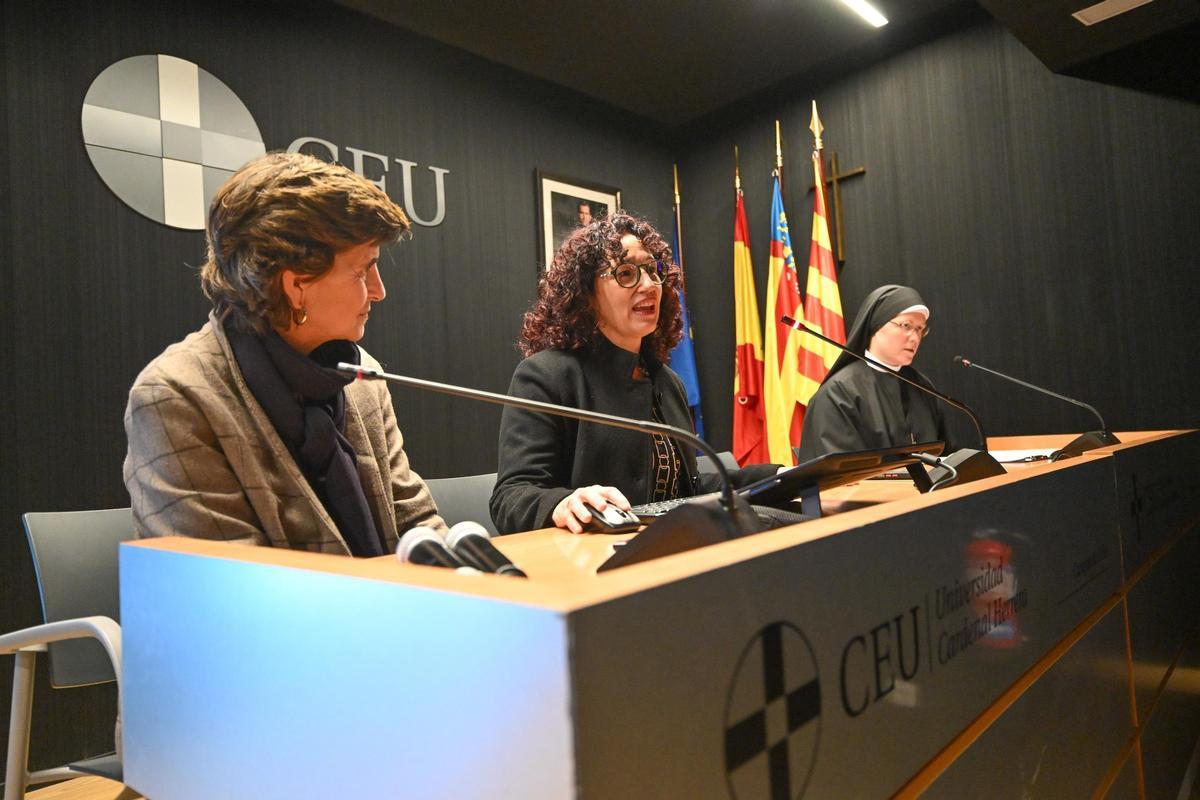 María San Gil, directora del Observatorio CEU-CEFAS de Víctimas del Terrorismo, presenta el documental de Iñaki Arteta en Elche