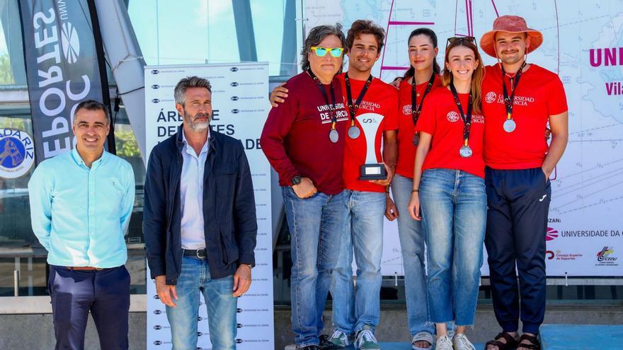 La Universidad de Santiago se proclama campeona de España de vela en Vilagarcía