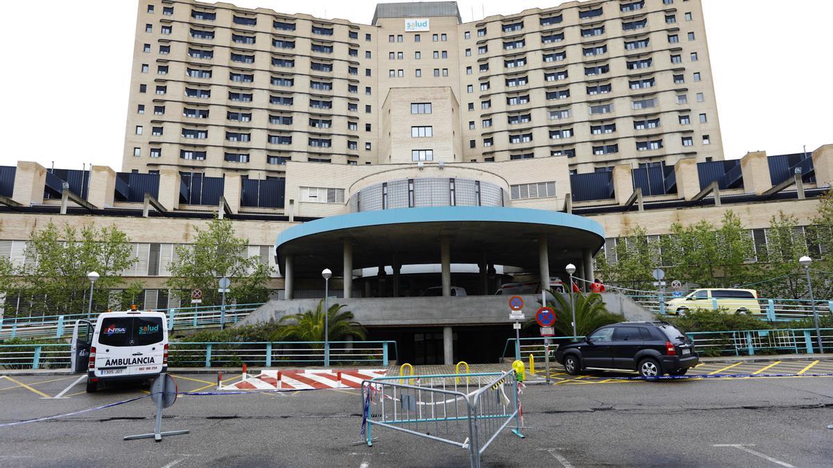 Acceso a las urgencias del hospital Clínico de Zaragoza, en la parte trasera.