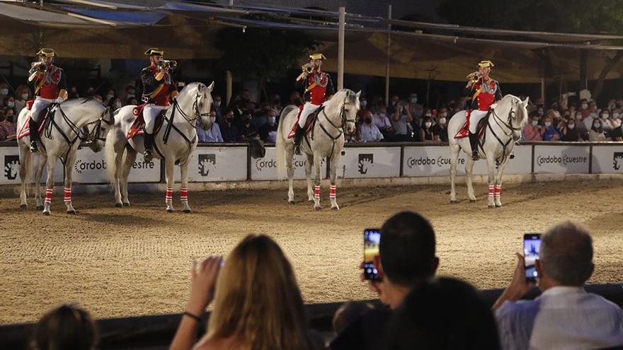 Exhibición de la Banda de Clarines de la Guardia Civil en Caballerizas Reales