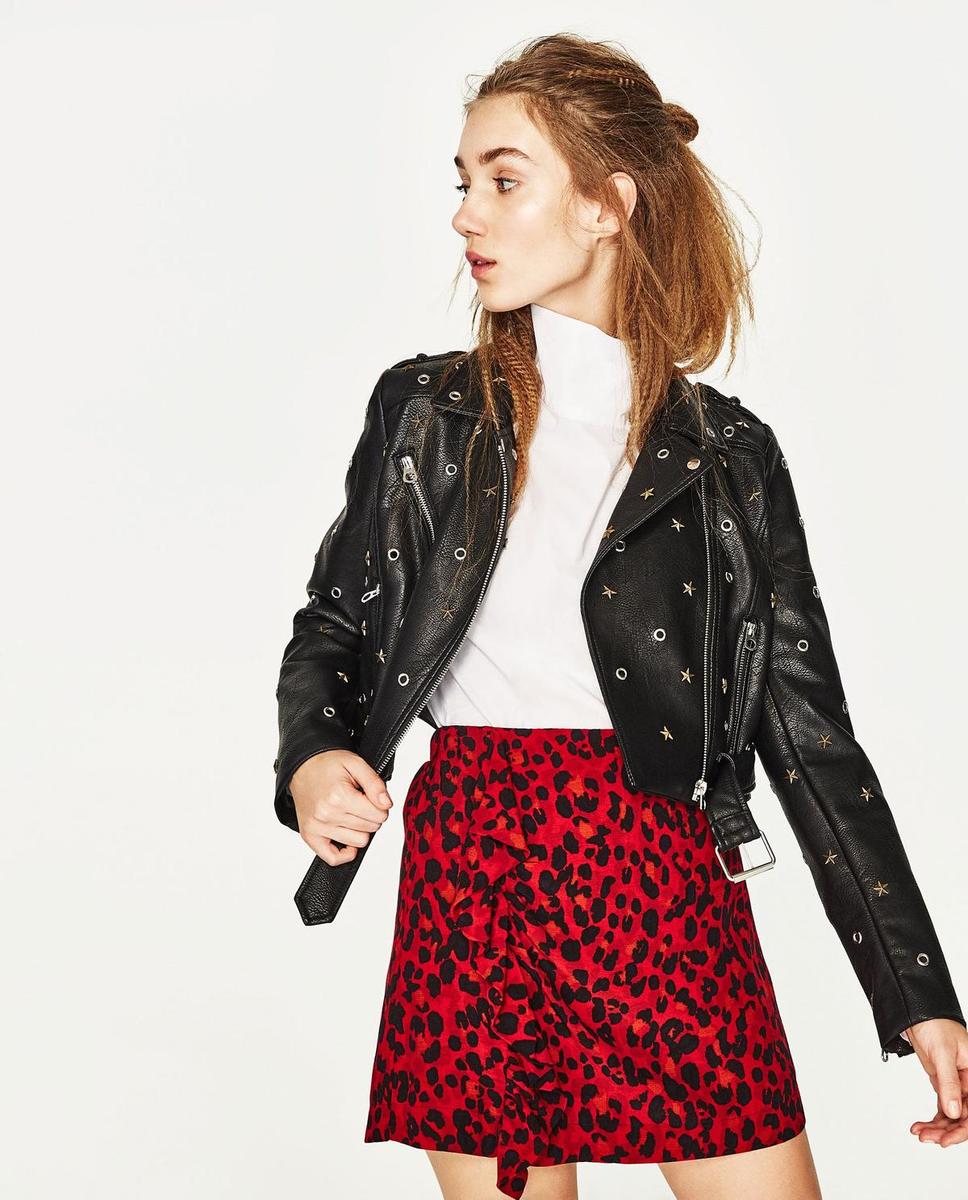 Las estrellas son las reinas del estampado: perfecto con tachuelas de Zara