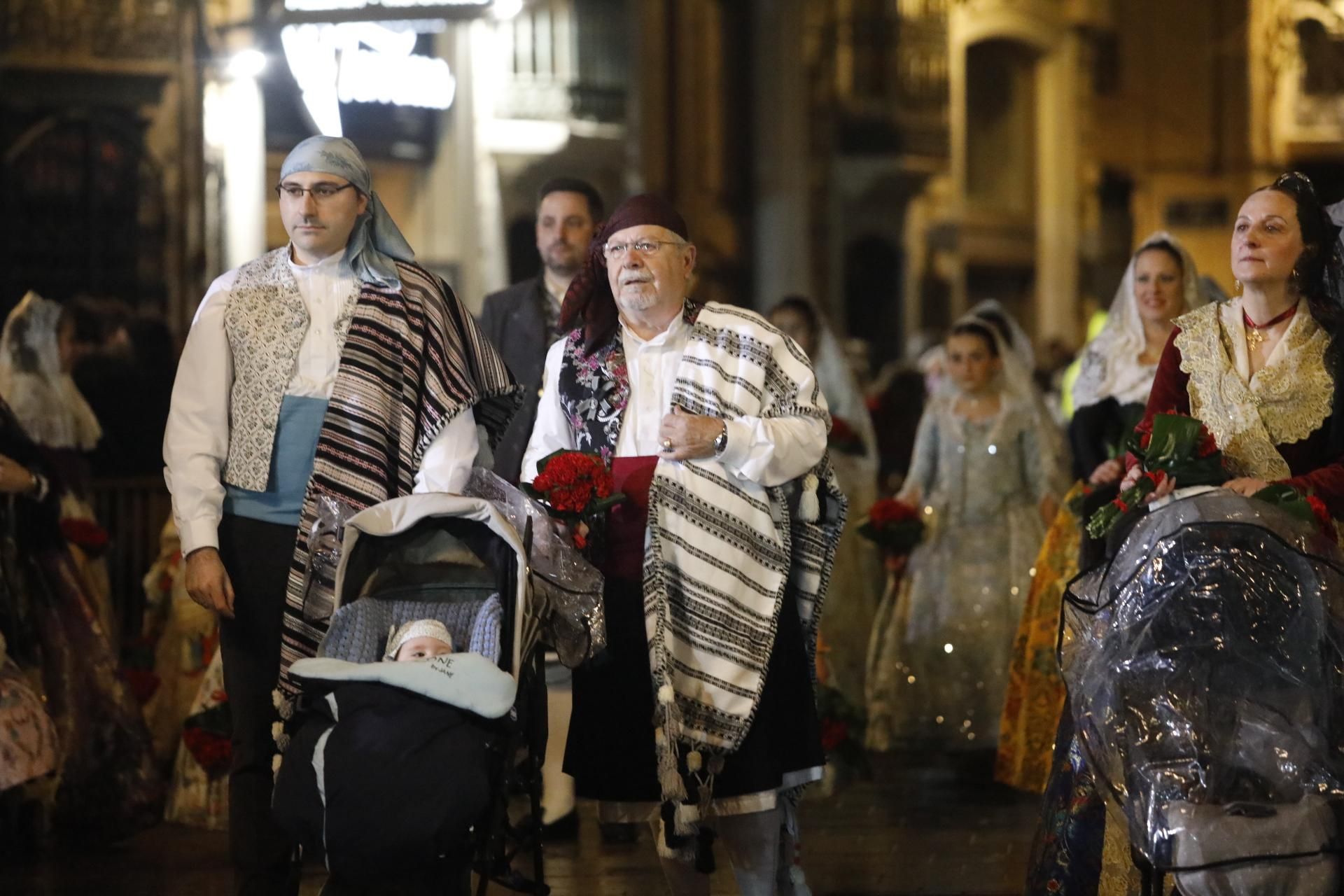 Búscate en el primer día de ofrenda por la calle Quart (entre las 20:00 a las 21:00 horas)