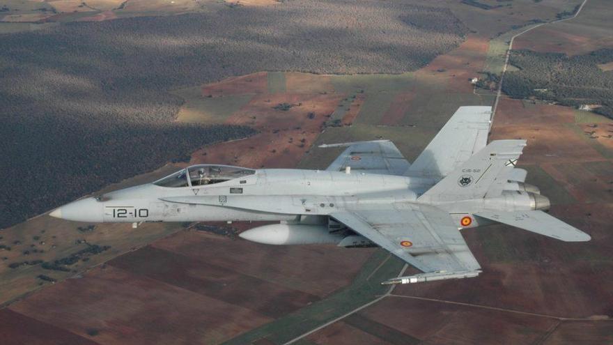 El F-18 será una de las aeronaves que participen en la maniobra.