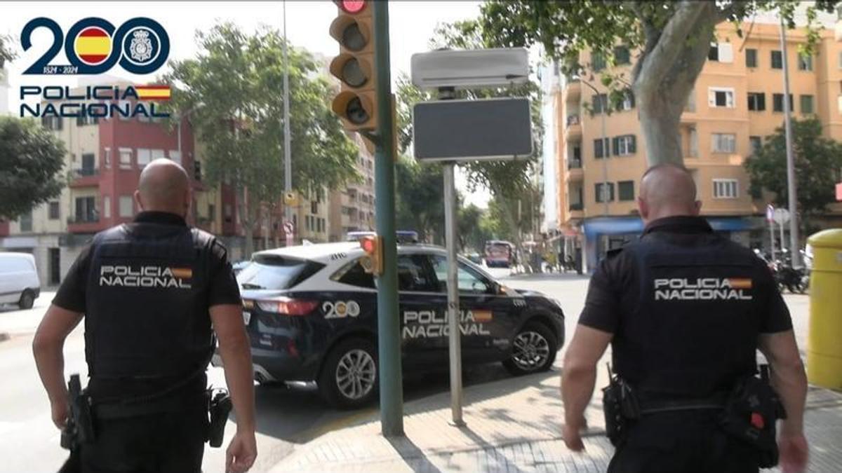 Agentes de la Policía Nacional en Palma.