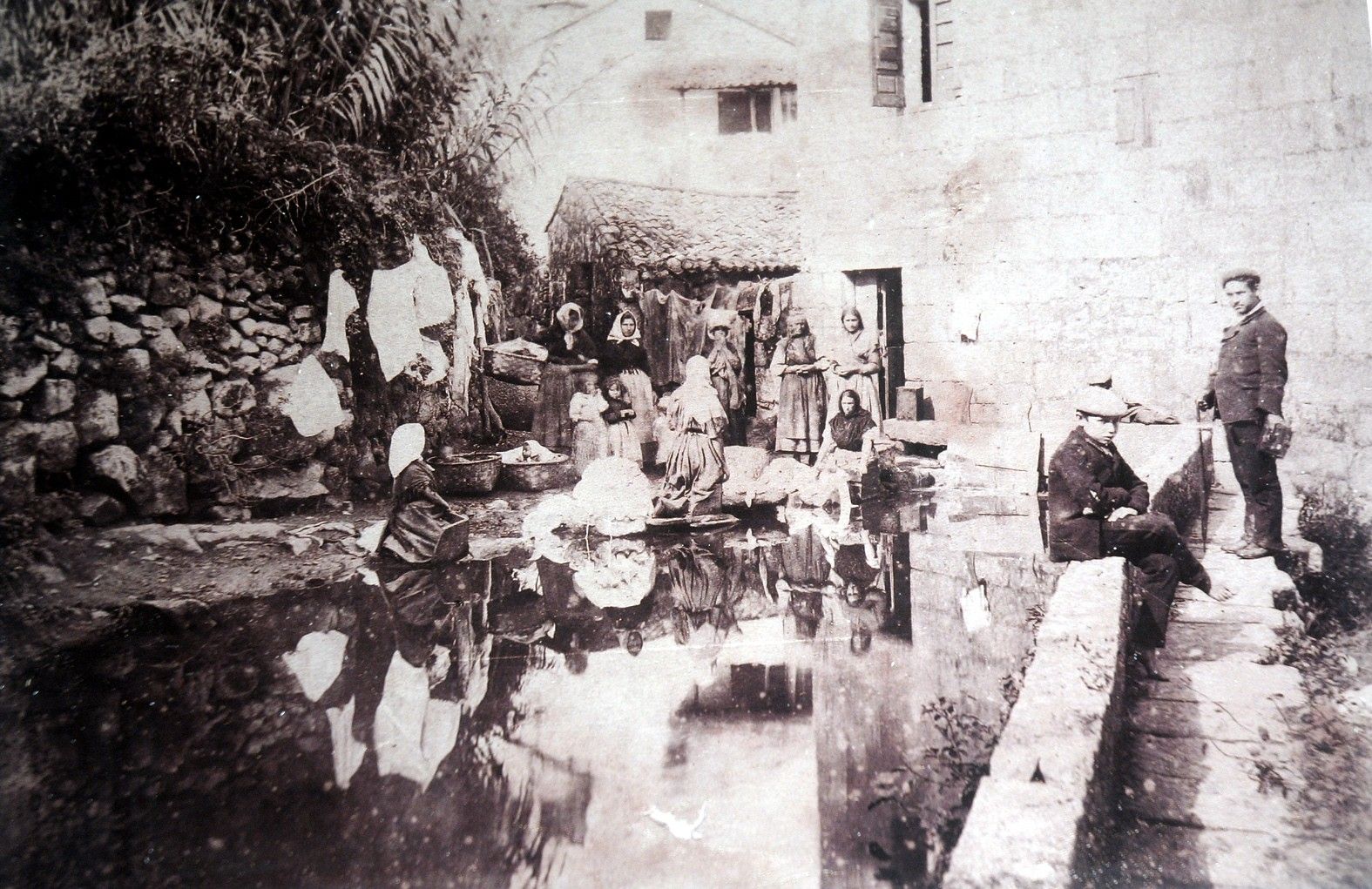 Pontevedra en el recuerdo | "Lavandeiras" y chapuzones en el Gafos