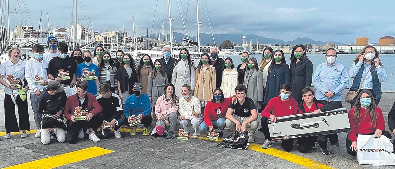 Imagen de los principales clasificados en las tres clases disputadas (420, 29er e ILCA 4) en las aguas cercanas al Real Club Náutico de Castellón.