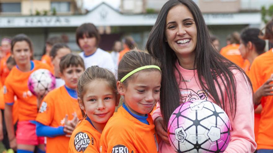 La jugadora de l&#039;Espanyol Brenda Pérez va visitar les joves