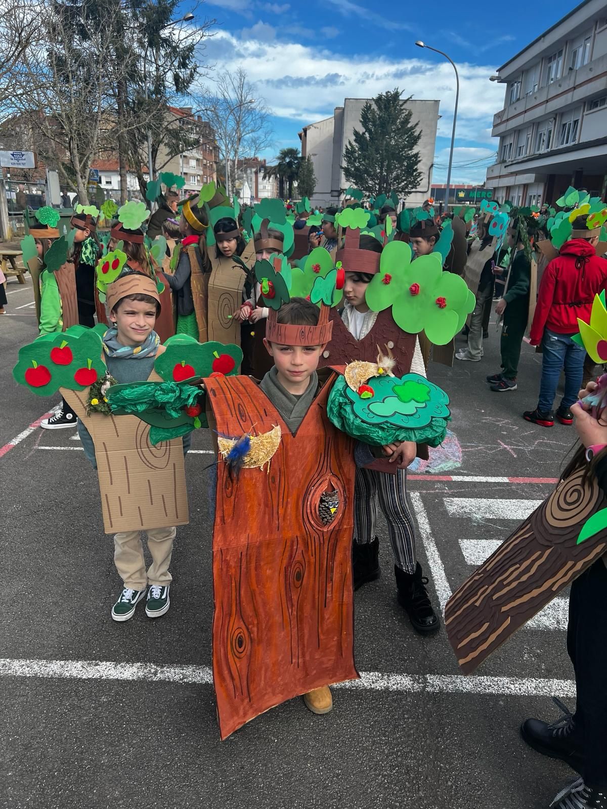 Un viaje por el mundo y a la naturaleza: así han celebrado los colegios de Villaviciosa el carnaval