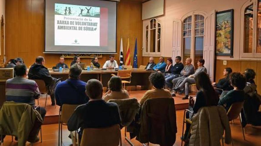 Presentació de la iniciativa al saló de sessions del consistori surienc