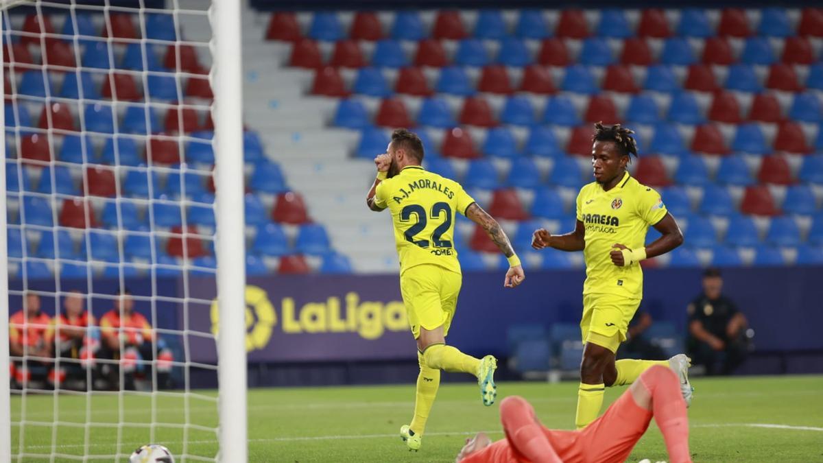 Morales celebrando su gol como 'groguet' en Orriols