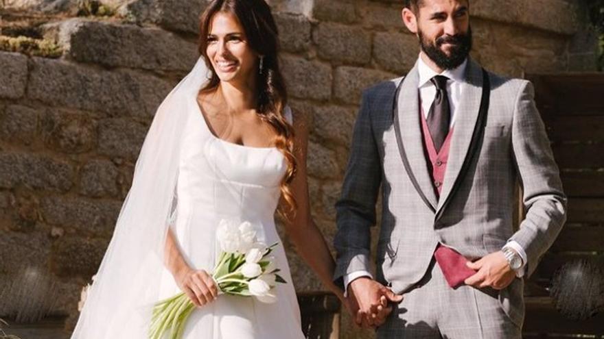 Sara Sálamo e Isco Alarcón anuncian que se han casado en secreto y comparten las fotos de su boda