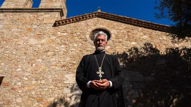Un sacerdote ortodoxo ruso busca abrir en la Costa Brava una iglesia independiente del Patriarcado de Moscú.