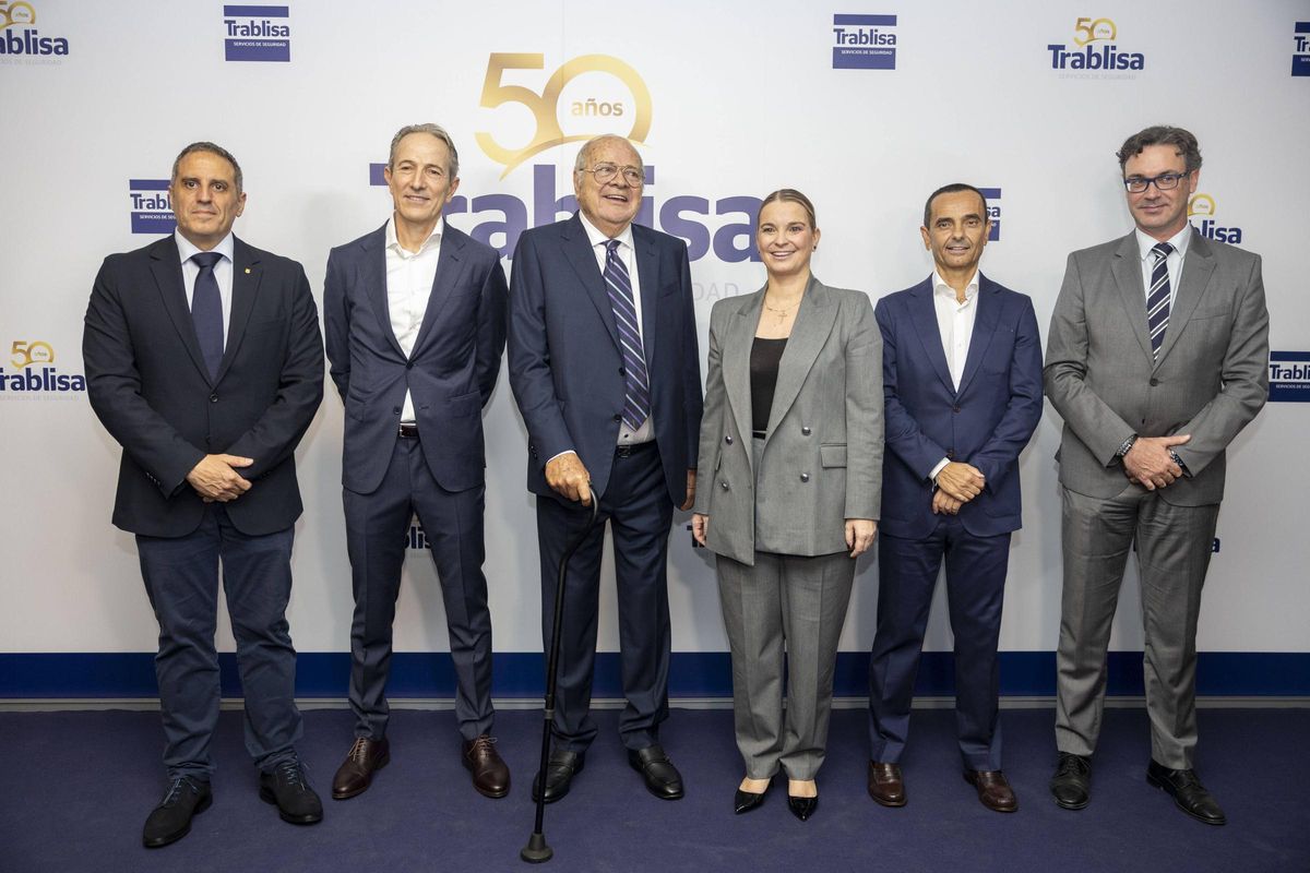 Prohens y Costa, junto a los directivos de Trablisa, en el acto de celebración