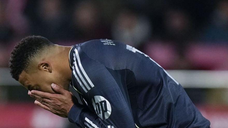 Kilyan Mbappé lamenta una ocasión desperdiciada. |  Siu Wu