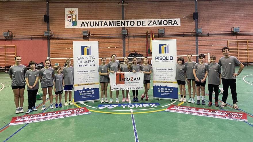 El Bádminton Zamora salda con éxito su clínic navideño