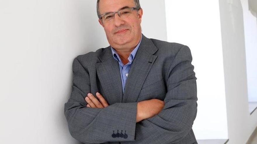 Luis García Pascual, antes de la ponencia.