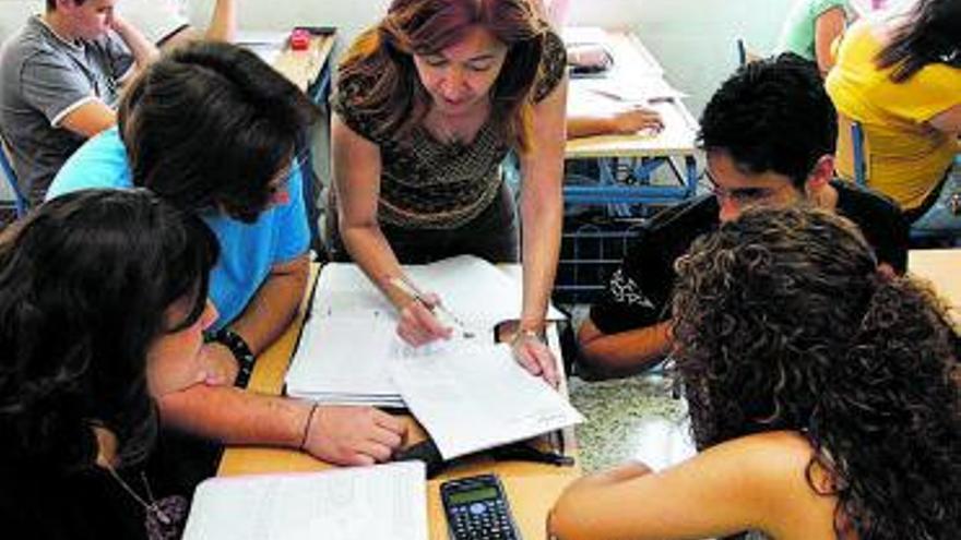 Los profesores no podrán alegar que cursan estudios para rechazar un puesto de interino