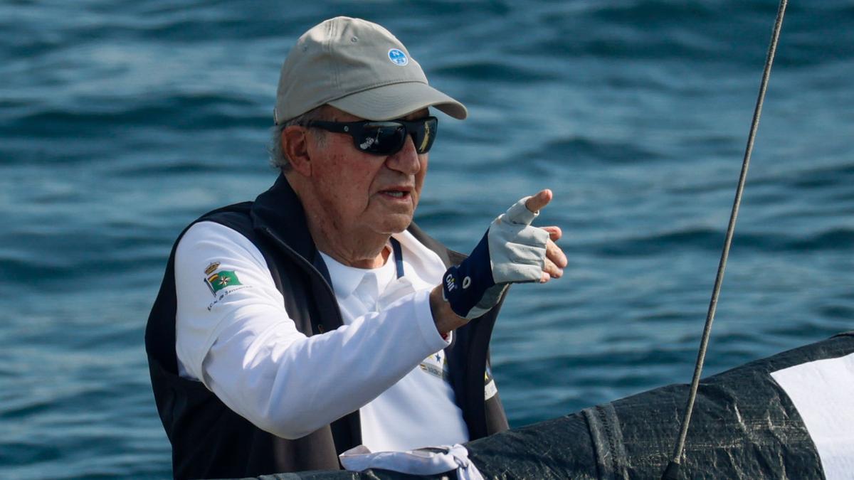 El Rey Juan Carlos, navega en Sanxenxo para participar la Regata que lleva su nombre