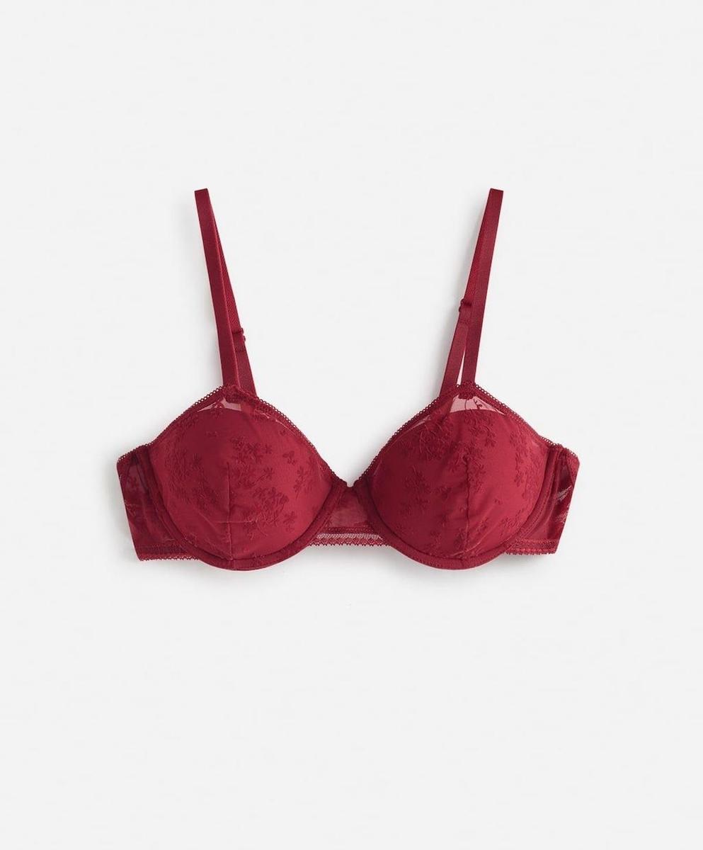 Sujetador push up extraible flor flocada, de Oysho (9,99 euros)