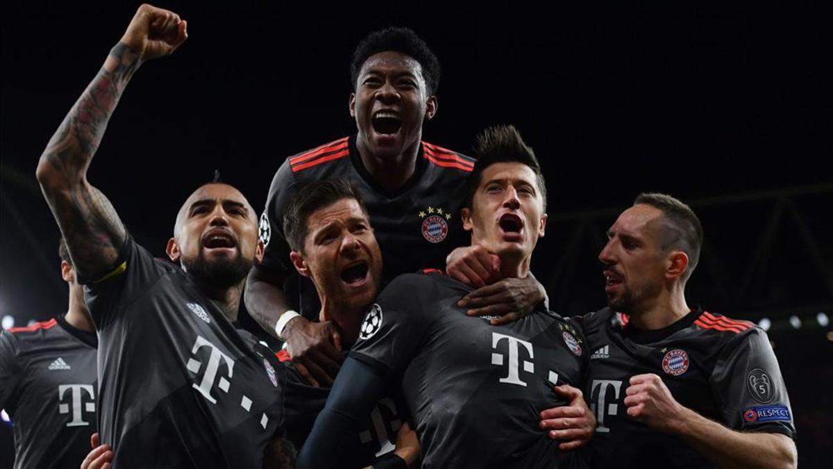 Lewandowski celebra el empate que dio paso a la goleada