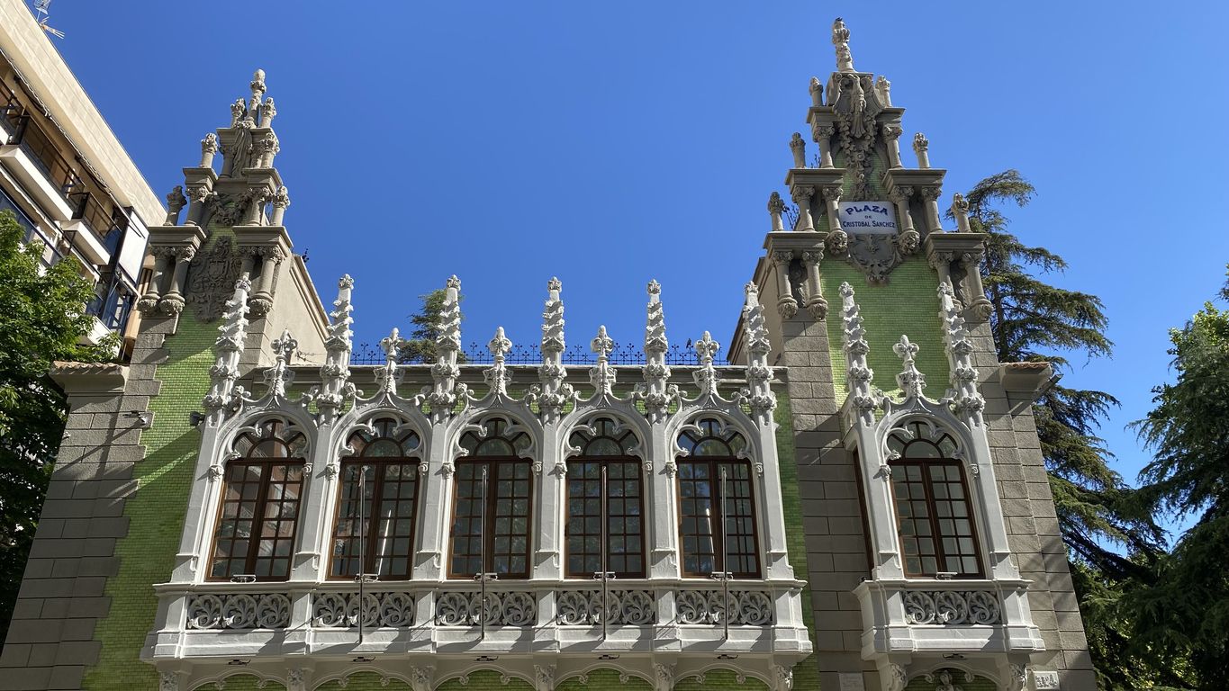 Una ciudad segura, bonita y con joyas que todavía están por descubrir, como este edificio modernista.