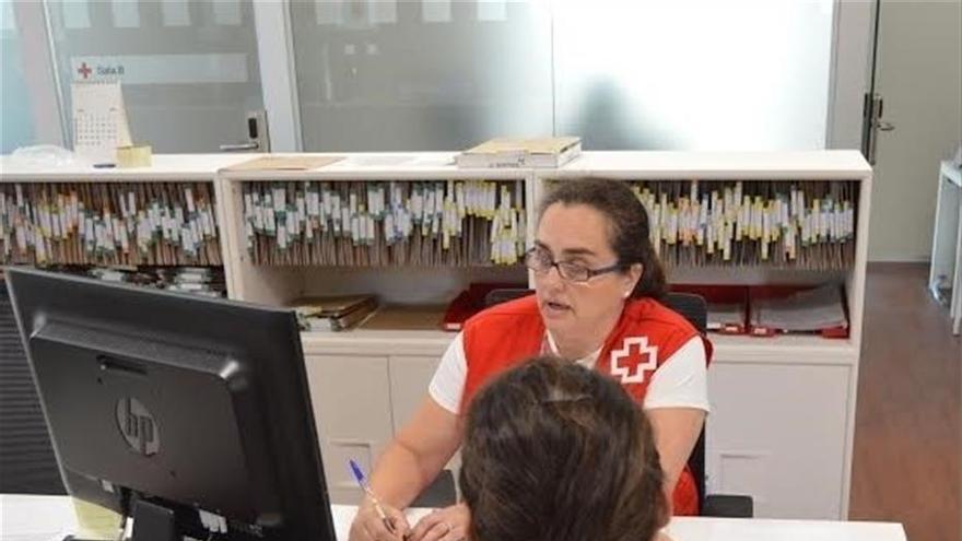 Cruz Roja presta ayuda a más de 600 mujeres en dificultad social en Córdoba