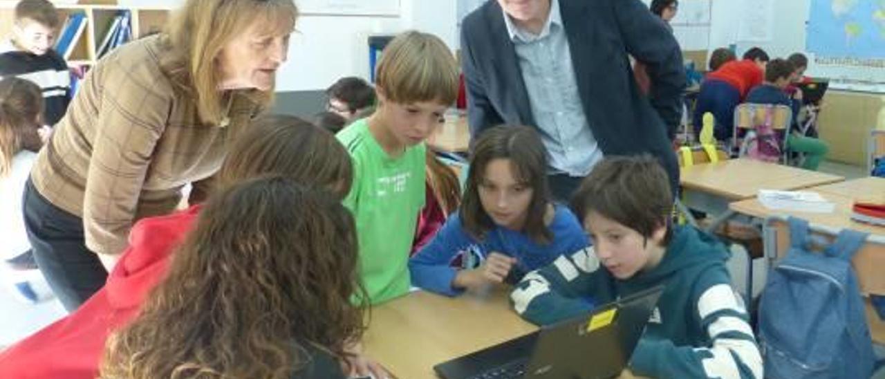 Alumnes del CEIP Sanchis Guarner de la Pobla Llarga.