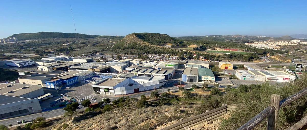 El Polígono Industrial de Santa Ana desde la loma del Castillo
