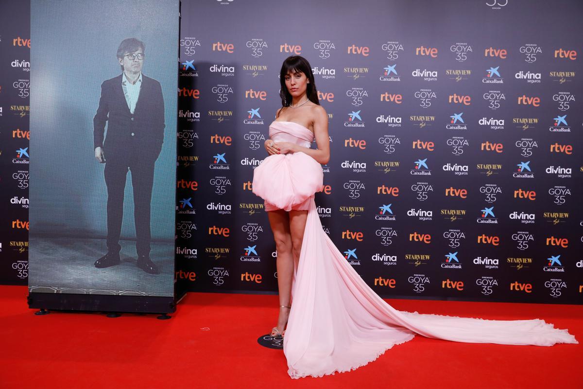 Hiba Abouk y su vestido en los Goya