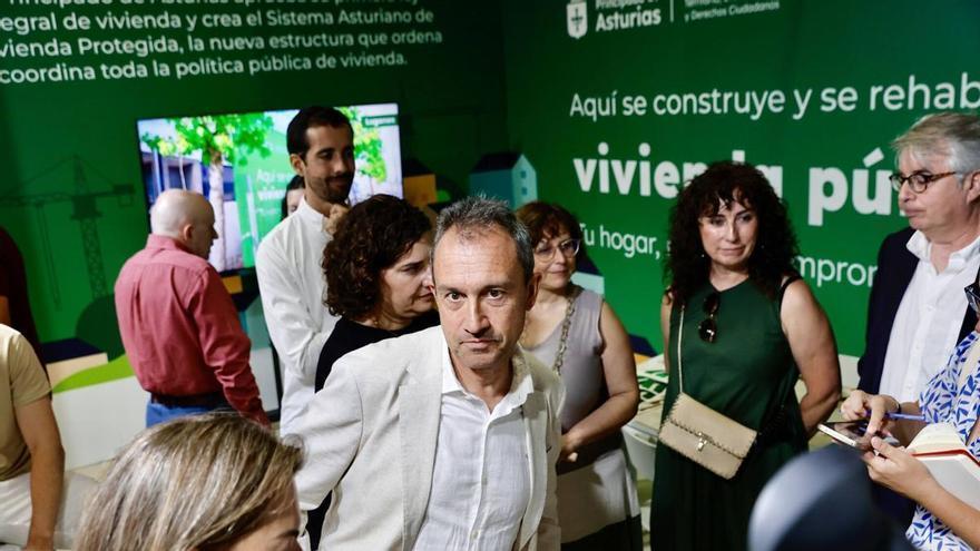 Vivienda inspecciona los pisos públicos de La Corredoria para concretar las obras de mejora
