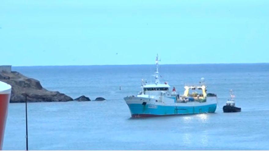 El buque gallego llega al puerto canadiense.