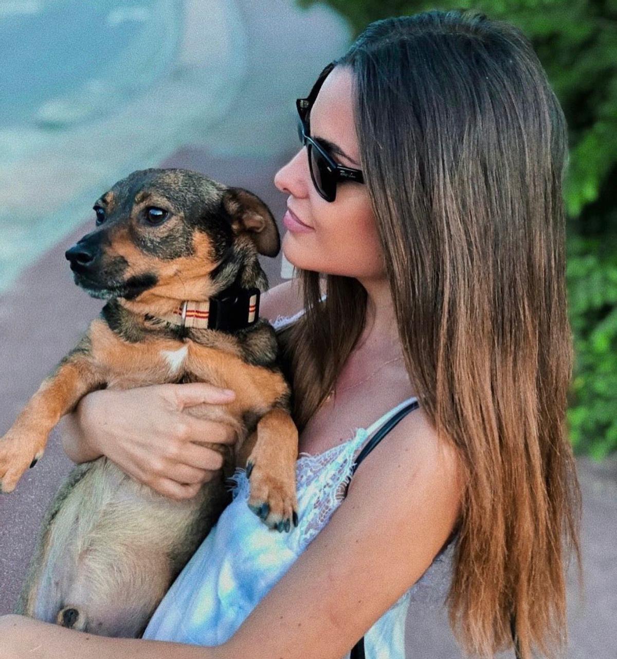 Alexia Rivas, junto a Iro