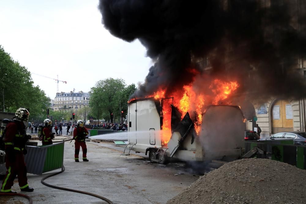 Disturbis a París durant la manifestació de l'1 de maig