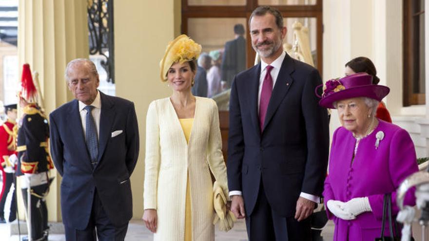 Don Felipe y doña Letizia recibidos en Londres con todos los honores