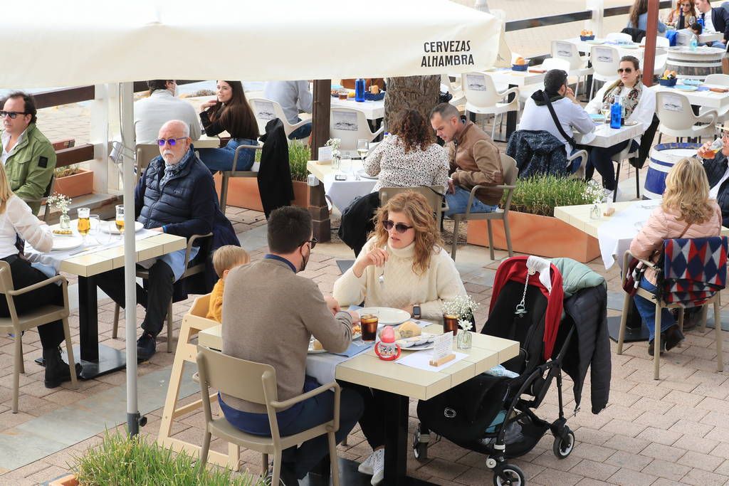 Así es el ambiente en Cartagena en el primer fin de semana con terrazas abiertas