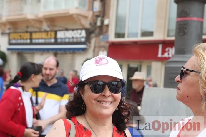 Cientos de personas protestan frente al Ayuntamiento de Cartagena por el pacto entre PP, PSOE y Cs