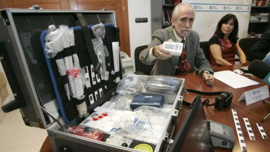 Los forenses gallegos, con la oficina en la maleta