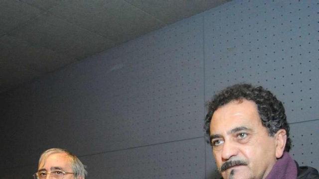 Xosé Alfredo Pereira y Claudio Quintillán, ayer, en el Auditorio Municipal de Vilagarcía. // Iñaki Abella