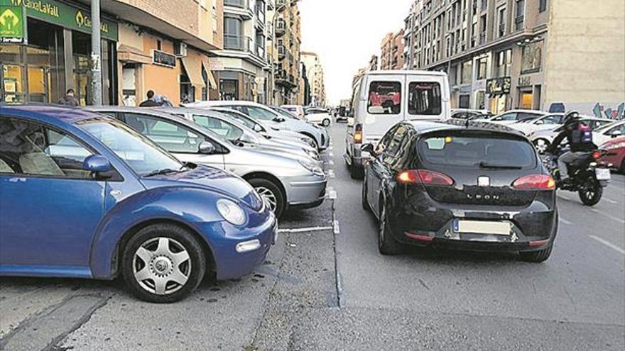 Los comerciantes protestan por las dificultades para aparcar en la Vall