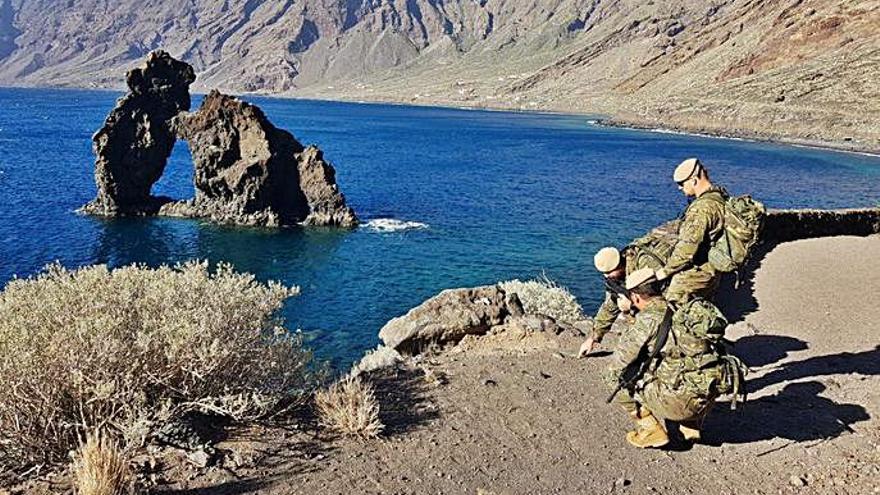 Los Mandos Operativos Terrestre (MOT), responsable del planeamiento, conducción y seguimiento; Marítimo (MOM) y Aeroespacial (MOA) , más del recién creado Ciberespacial (MOC) conforman la estructura que diariamente moviliza a un 10% de los efectivos de las Fuerzas Armadas.