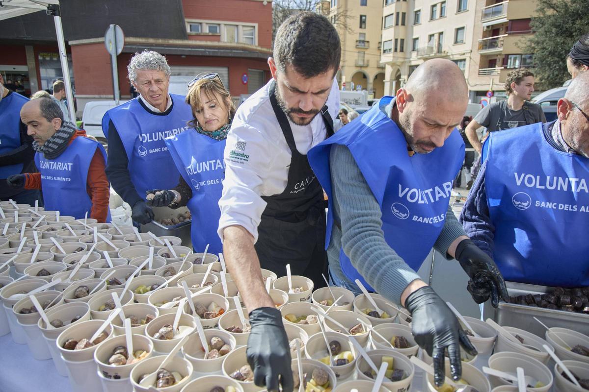 Les imatges de l'escudellada popular dels cuiners de Can Xapes a Girona