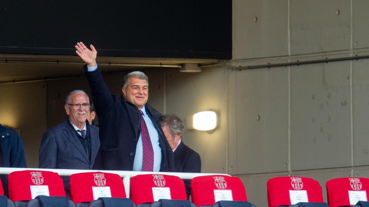 Laporta, a su llegada al palco de Montjuïc para asistir al Barça-Getafe.