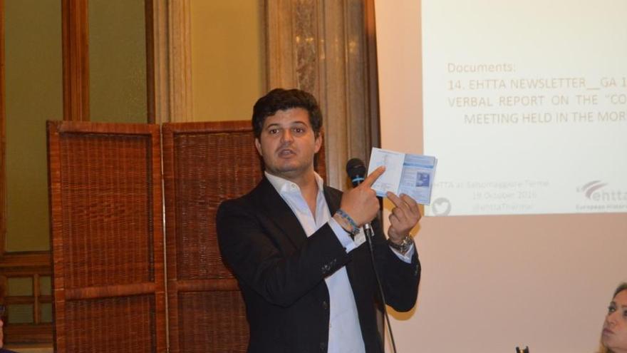 Presentación del carnet de &quot;aguista&quot; en Italia.  // FdV