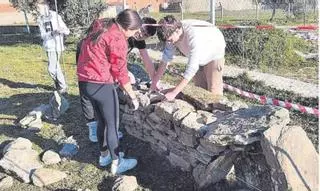 El instituto de Muga celebra su primera jornada de cooperación y convivencia